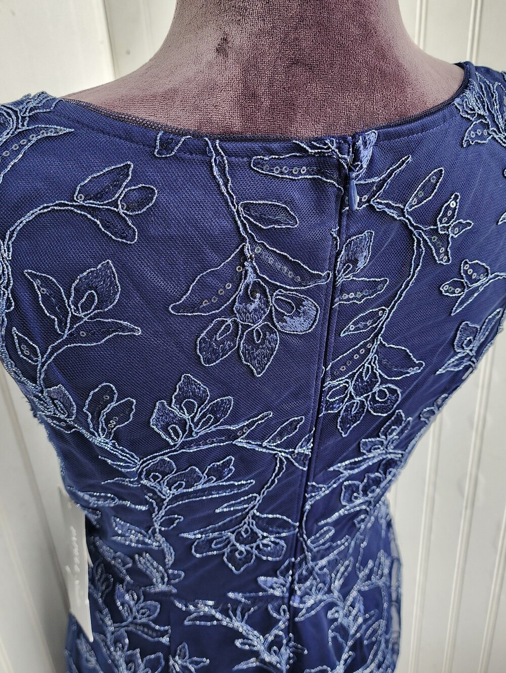 NWT Papell Studio Women's Navy Blue Floral Sequin Embroidered Midi Dress 8 - Picture 10 of 16